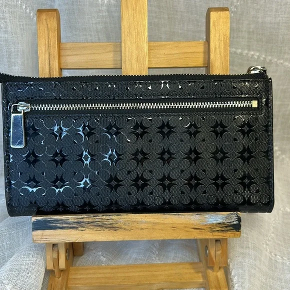 NWOT Coach large wallet with wrist leash - Picture 2 of 15